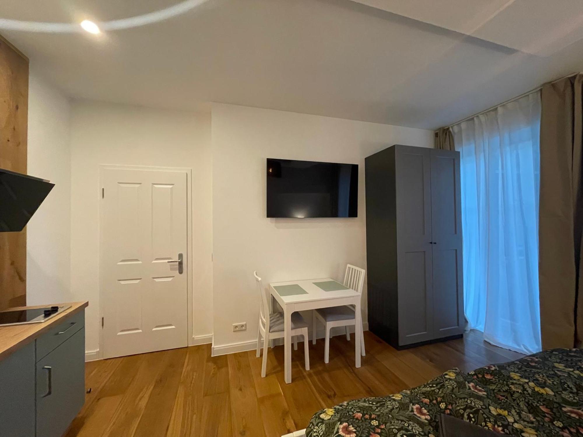 Boutique Hotel Pension Luisengruen Kueche 1Gbs Wlan Netflix Disney Magentatv Chemnitz  Exteriér fotografie